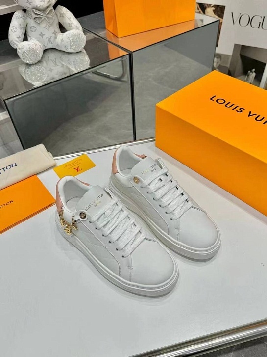 Женские кожаные кроссовки Louis Vuitton Time Out - White