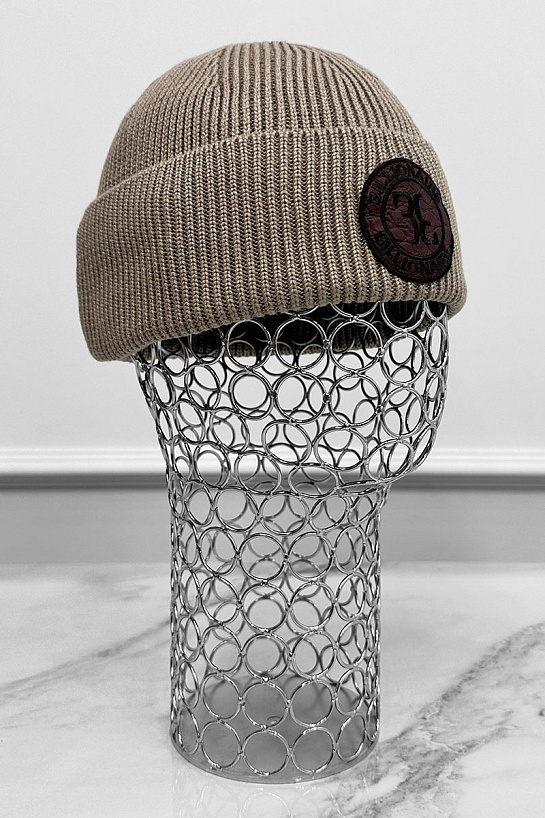 Бежевая шапка Billionaire logo-patch