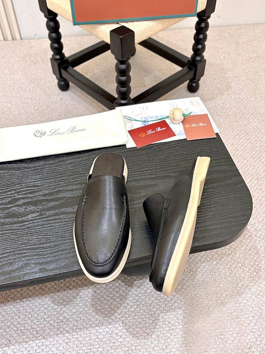 Мужские кожаные шлёпанцы Loro Piana