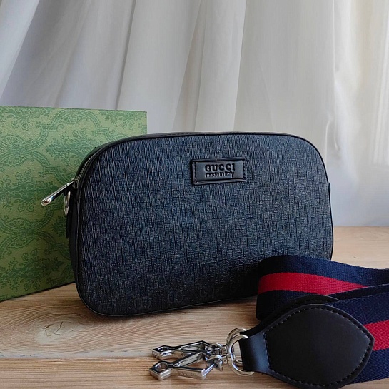 Сумка-мессенджер Gucci GG Supreme 23x15 см