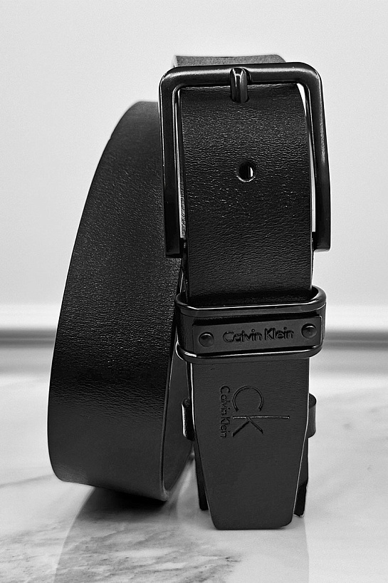 Мужской кожаный ремень Calvin Klein чёрного цвета