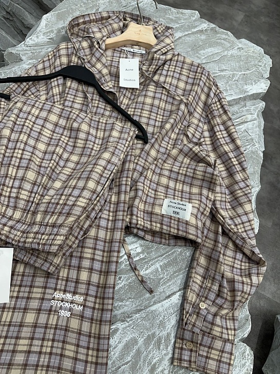 Женский костюм бежевого цвета Acne