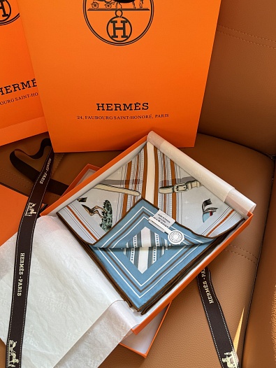 Платок Hermes Couvertures et Tenues de Jour premium 86x87 см   