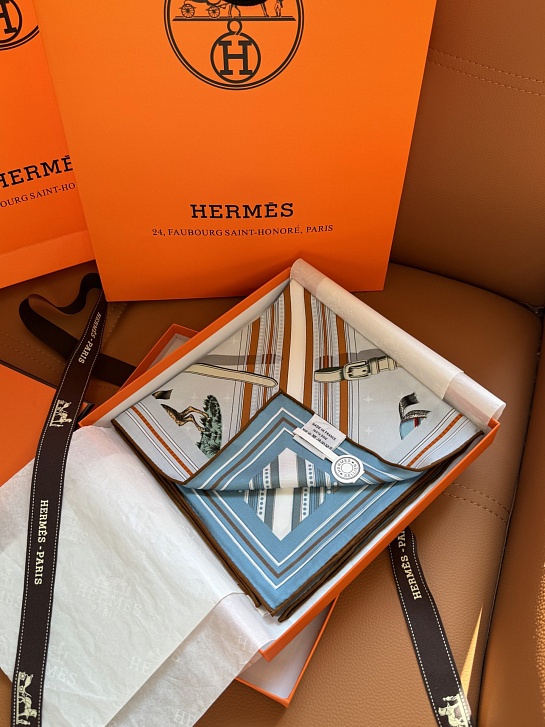Платок Hermes Couvertures et Tenues de Jour premium 86x87 см