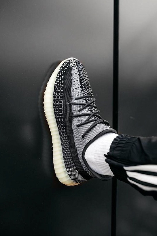 Кроссовки Adidas Yeezy Boost 350 V2 "Carbon"