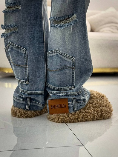 Женские рванные джинсы Balenciaga синего цвета   