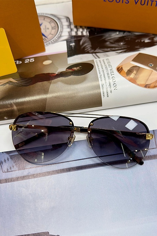 Солнцезащитные очки Louis Vuitton Clockwise
