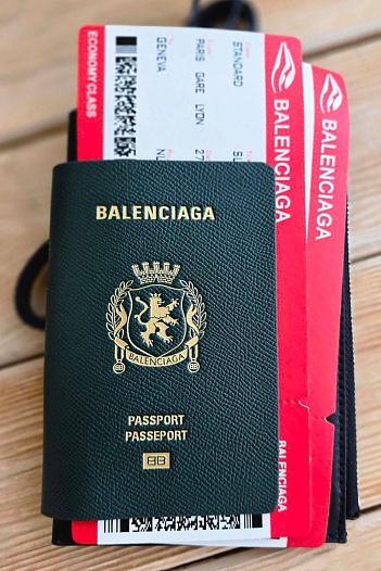 Кошелёк Balenciaga "Passport with tickets" - Green   