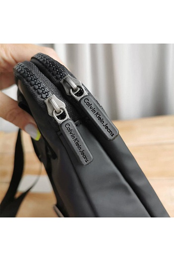 Мужская чёрная сумка Calvin Klein 27x23 см   