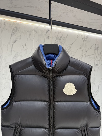 Утеплённый жилет Moncler Sumido - Black   