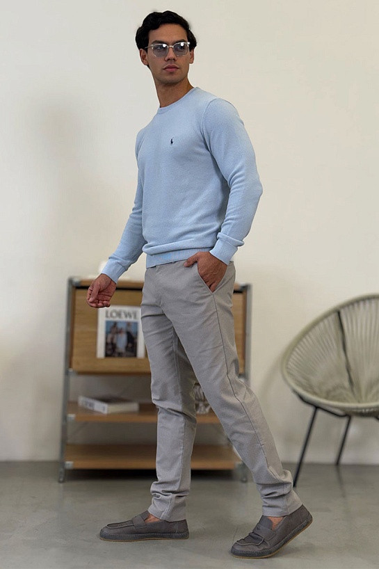 Мужские брюки Hugo Boss светло-серого цвета