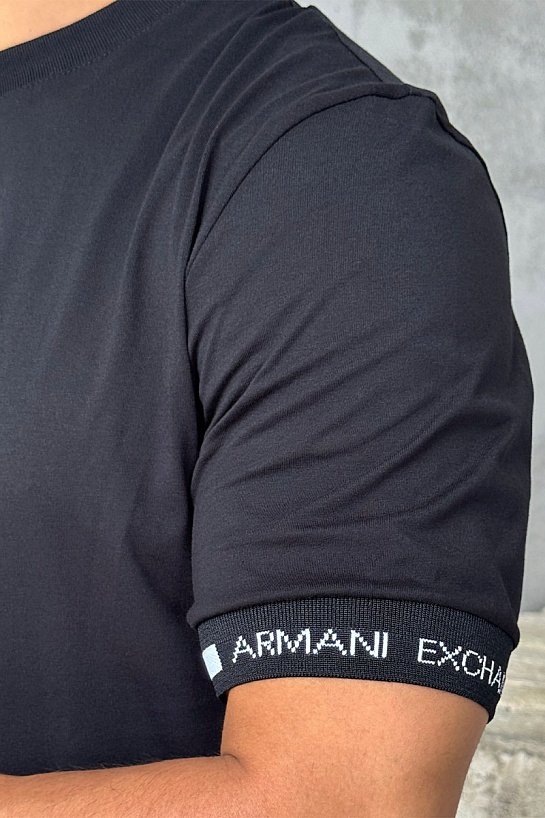 Футболка чёрного цвета Armani Exchange logo-tape