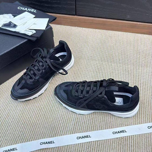 Женские чёрные кроссовки Chanel   
