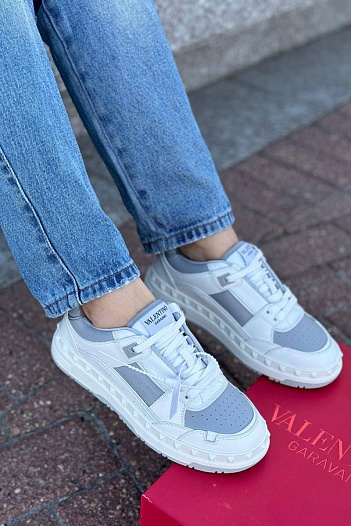 Женские кожаные кроссовки Valentino Freedots - White / Grey   