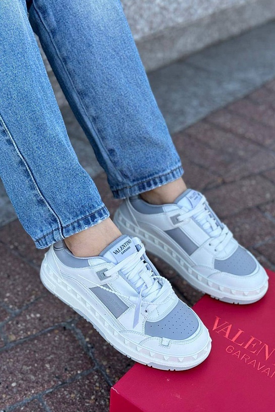 Женские кожаные кроссовки Valentino Freedots - White / Grey