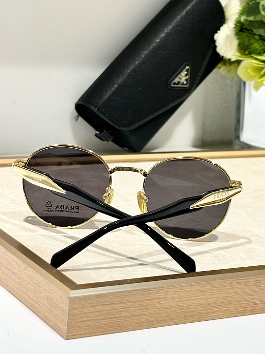 Солнцезащитные очки Prada Loden Lenses