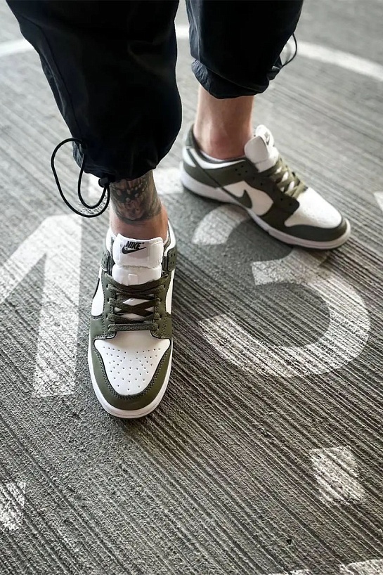 Кроссовки Nike SB Dunk Low "Medium Olive"