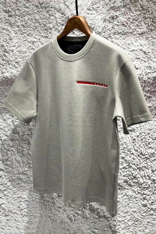 Серая оверсайз футболка Prada