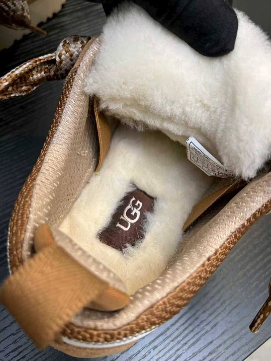 Женские замшевые ботинки UGG Lowmel