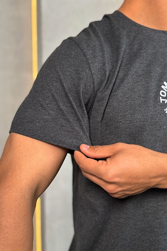 Серая мужская футболка Tommy Hilfiger New York City