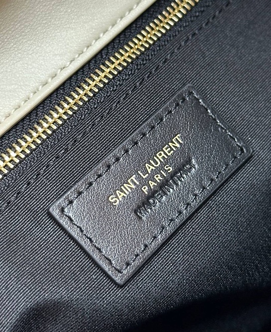 Женская кожаная сумка Yves Saint Laurent Loulou Premium 28x17x9 см - White