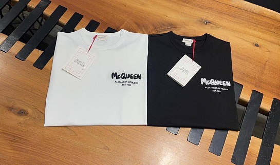 Мужская футболка Alexander McQueen чёрного цвета