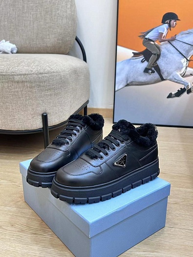 Женские кожаные кроссовки с мехом Prada Premium - Black   