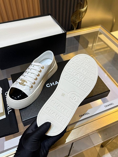 Женские кожаные кроссовки Chanel Premium - White / Black   