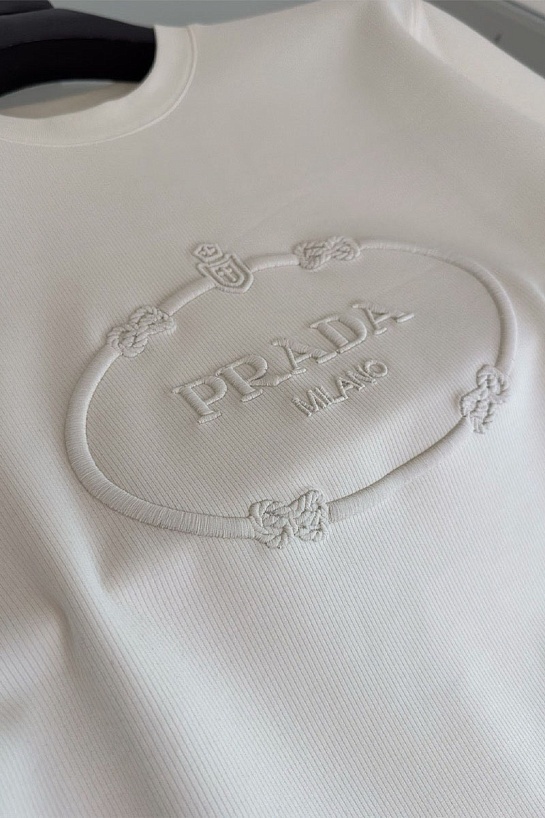 Мужской белый свитшот Prada logo-embroidered