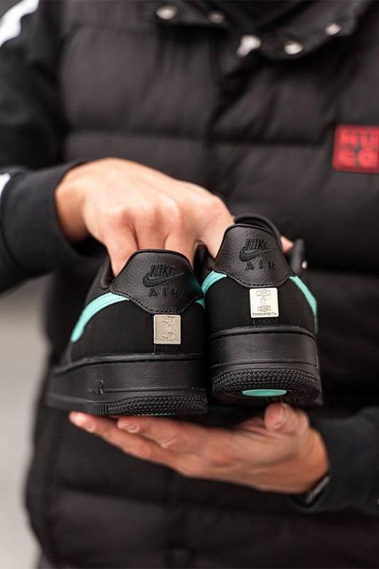 Кроссовки Tiffany & Co. x Nike Air Force 1 Low