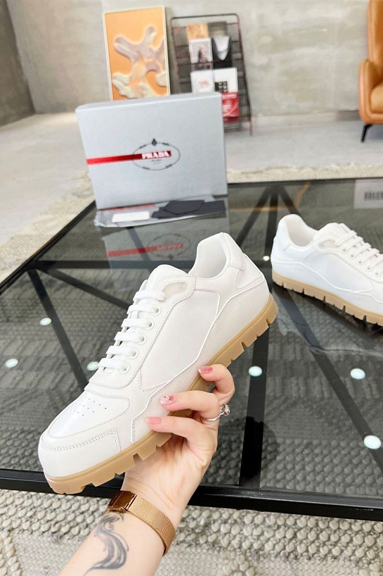 Кожаные кроссовки Prada logo-plaque - White