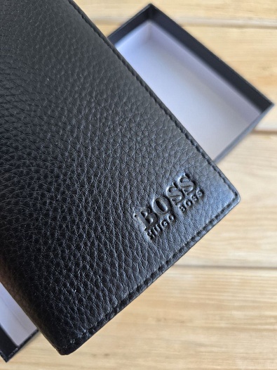 Кожаное чёрное портмоне Hugo Boss 18x9 см   