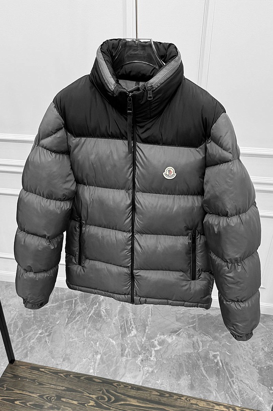 Утеплённая куртка Moncler Peuplier logo-patch - Grey / Black