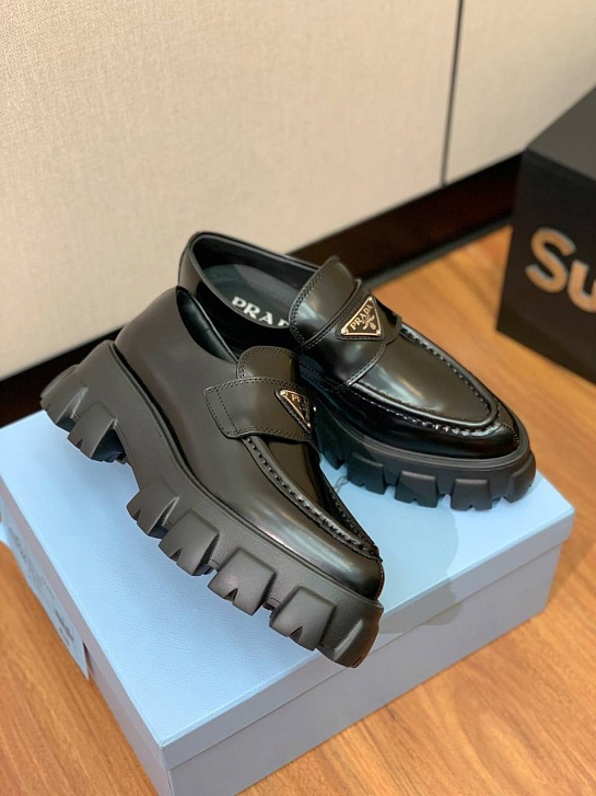 Женские кожаные лоферы Prada premium