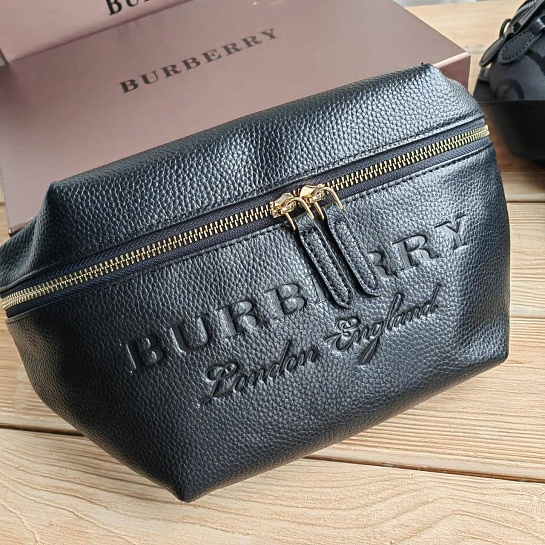 Кожаная сумка на пояс Burberry 30х17 см