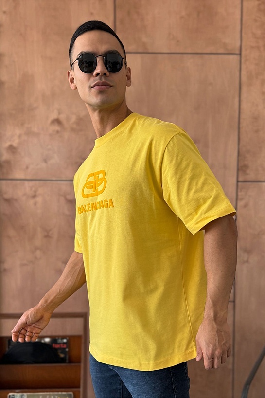 Жёлтая оверсайз футболка Balenciaga BB logo