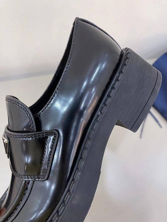 Женские кожаные лоферы Prada Premium - Black