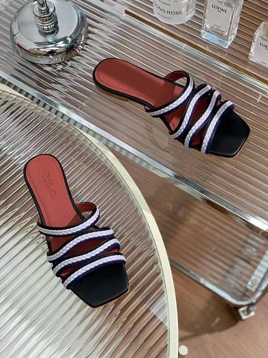 Женские кожаные шлёпанцы Loro Piana Premium