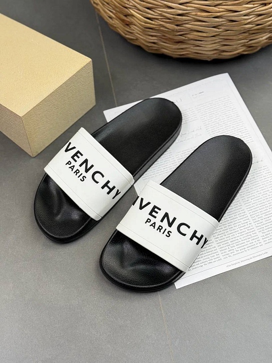 Мужские шлёпанцы Givenchy Paris