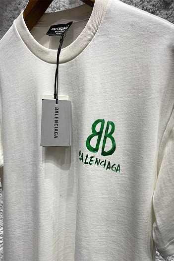 Мужская белая футболка Balenciaga graffiti-logo   