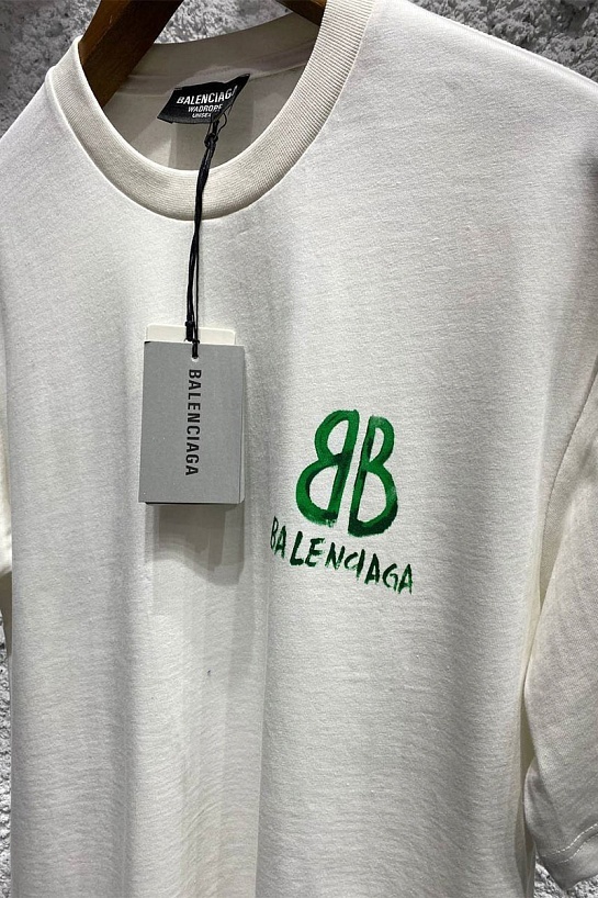Мужская белая футболка Balenciaga graffiti-logo