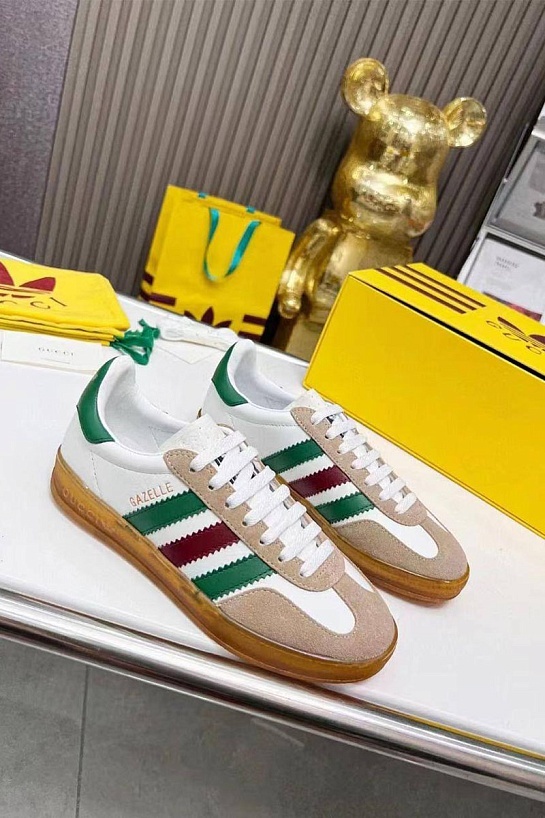 Женские кроссовки Gucci x Adidas Gazelle Collaboration - Beige