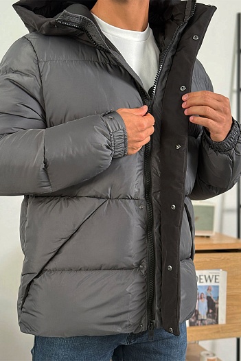 Утеплённая куртка Moncler Madeira серого цвета   