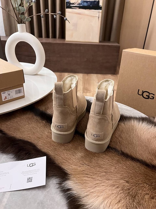 Женские замшевые ботинки с мехомм UGG Dipper - Beige