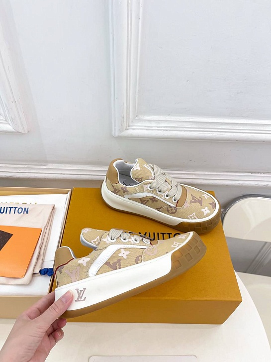 Женские кроссовки Louis Vuitton Tilted premium