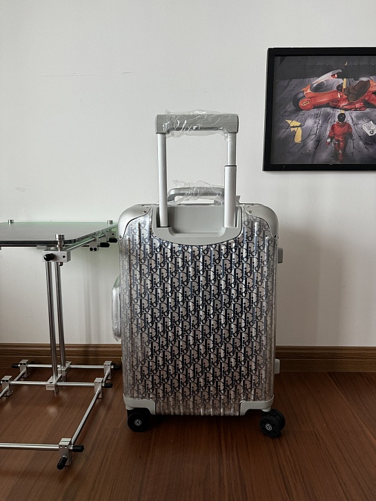 Чемодан Rimowa x Dior Aluminum Gradient S Premium 53x37x22 см