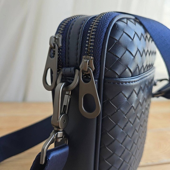 Кожаная сумка Bottega Veneta Intrecciato crossbody 20x14 - Navy