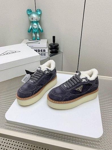 Женские замшевые кроссовки с мехом Prada premium - Grey   