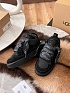 Женские ботинки с мехом UGG Lowmel - Black