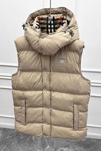 Бежевый жилет Burberry London England logo-patch   